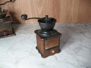 młynek do kawy drewno metal