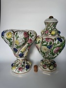 2 wazony porcelanowe dekoracyjne reliefowe kwiaty złocenia Włochy XX wieku