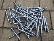 Kotwy do betonu 43 sztuki - 11 cm na 10 mm