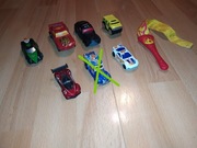 Zestaw 6 aut Hot Wheels + akcesorium