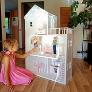 Drewniany domek dla lalek Barbie 