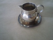 Srebrny Mlecznik Na Srebrnej Podstawce