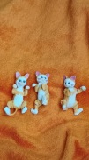 Stare figurki kotki do zawieszenia polyresin 