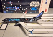 BOEING B 737-800  UNITED STAR WARS 1:400 NEXT GENERATION MODEL
