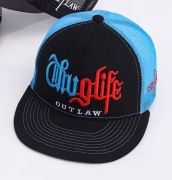 Czapka z daszkiem z haftem „Thug Life – OUTLAW”.