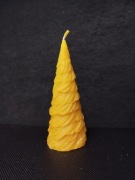 Świeca z wosku pszczelego – choinka gładka falowana