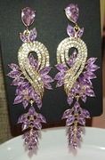 Kolczyki wiszące kryształki fioletowe długie w złotej oprawie 