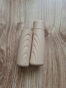 Chwyty gripy Nexus asymetryczne kierownicy roweru Romet jasne beżowe 2 pary