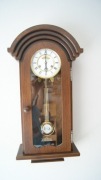 270 Zegar wiszący mechaniczny Hermle z 1983 roku