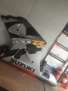 plastiki Gsxr -opis  więcej informacji pod numerem 506617921