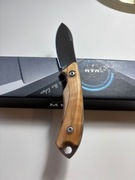 Nóż MKM Pocket Tango 1 Olive Wood, Satin MagnaCut by David C Andersen