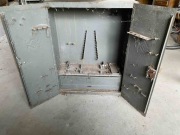 metalowa szafa do warsztatu lub garażu na narzędzia