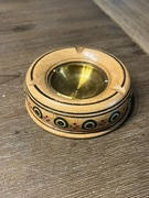 Drewniana popielniczka z okresu PRL