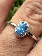 Piękny błękitny srebrny 925 pierścionek z cyrkoniami