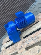 Motoreduktor SEW 1,5 kW 39 obr/min z hamulcem