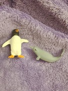 Schleich - 2 figurki pingwin i delfin z Kinder Niespodzianki