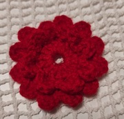 Kwiatek 3D malinowy , włóczka