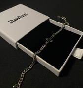 Bransoletka z krzyżykiem ze stali chirurgicznej 316L - w eleganckim pudełku