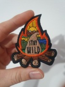 Naszywka haftowana Stay Wild ognisko na rzep velcro