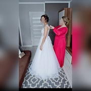 Piekna suknia ślubna 