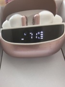 Słuchawki bezprzewodowe nowe Rózowe 