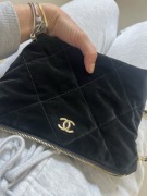 CHANEL oryginalna kosmetyczka torebka na łańcuszku 
