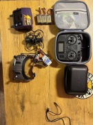 Zestaw FPV, aparatura, gogle, dron, ładowarka, akumulatory)
