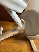 KLĘKOSIAD, KRZESŁO, KLĘCZNIK, ZDROWY KRĘGOSŁUP 