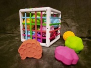 FAT BRAIN TOYS Elastyczna kostka Sorter