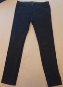 Spodnie damskie czarne rurki 40 River Island wytłaczany wzór