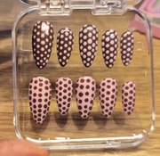 Zestaw Press On Nails Rękodzieło - kropeczki. Rozmiar M