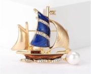 Broszka Żaglowiec Statek Cyrkonie Przypinka Pin Kryształki Złoty Prezent N