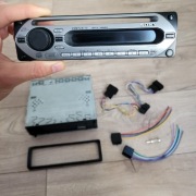 Odpinane radio Sony CDX-GT20, samochodowe, z kablami