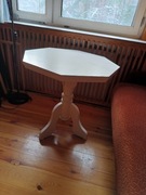 Małe stoliki różne może komuś potrzebne 