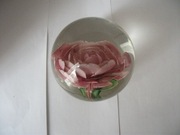 SZKLANA KULA, PRZYCISK - KWIAT -Vintage