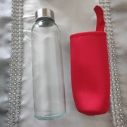 Szklana butelka bidon na wodę z materiałowa osłona 0.5l