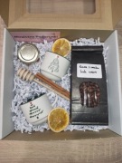 MINI BOX dla Niej zestaw prezentowy dwa kubki prezent święta choinka