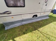 Osłona, Fartuch przeciwwiatrowy kamper, przyczepa, dolny.