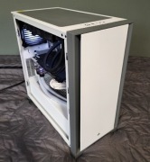 Komputer z pełnym chłodzenie wodnym ultra cichy 29°C w idle