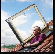 OKNO WYŁAZOWE FAKRO FWP U41 BPMX  CZARNE RAL 9005