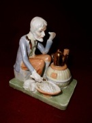 Figurka Porcelanowa ''Parzący Kawę'' Antyk  