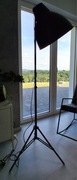 Lampa studyjna na trojnogu