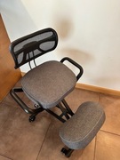 Krzesło klękosiad ciemno-szare, tapicerka materiałowa