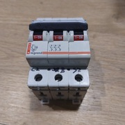 Wyłącznik nadprądowy Legrand S 303 C16A