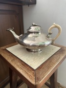 Srebrny dzbanek herbaciany Wiedeń