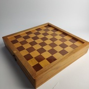 Zestaw szachowy , młynek  i tryktrak - w pudełku drewnianym