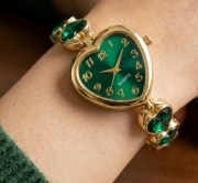 Piękny zielony zegarek/bransoletka w motywie serca 