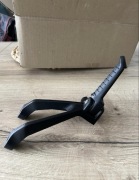 Podnózek pasażera lewy voge 125r