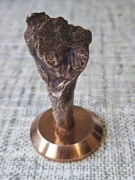 Statuetka figurka odlew miedziany z PRL-u Huta Miedzi Legnica