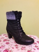 Czarne Botki na obcasie